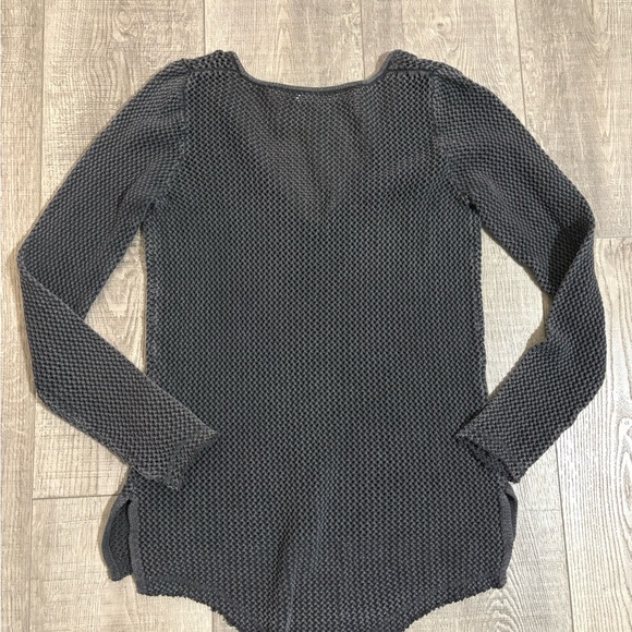 ☑️Gilded Intent Charcoal Knit Sweater☑️ - Picture 3 of 3